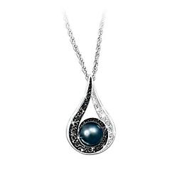 Diamond And Freshwater Cultured Black Pearl Pendant Necklace Luminous Reflections Pendant Necklace
Handcrafted in solid sterling silver, with a pavé of black and white diamonds and genuine freshwater cultured black pearl. Gift box included.
Measures