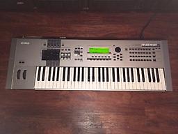 Yamaha Motif 6 Used, some scratches on sides (see pictures). Keyboard fully functional.