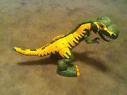 dinosaur dinosaur moves side to side and roars!